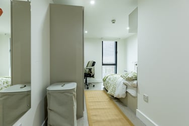Premium En Suite - Image 1